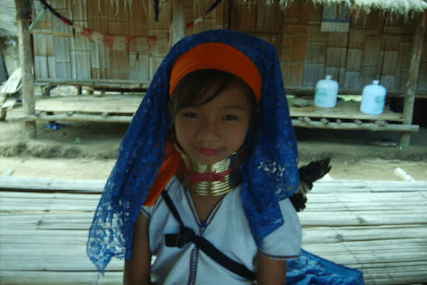 טיול ג’יפים – אום טונג ארוכות הצוואר