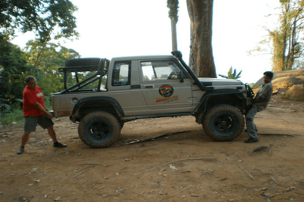 טיול ג׳יפים במנוחה