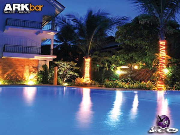 מלון ארק בר -קוסמוי – הבריכה