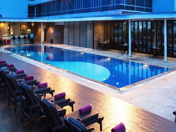 מלונות בבנגקוק – איסטין מקאסן – הבריכה
