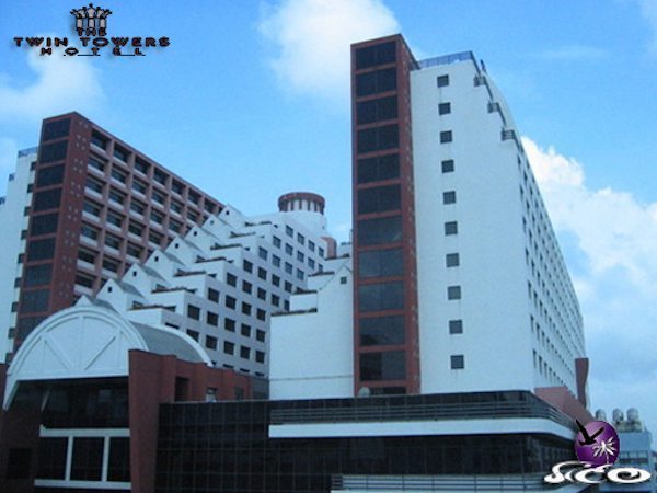 מלונות בבנגקוק – טווין טאוורס  – המלון