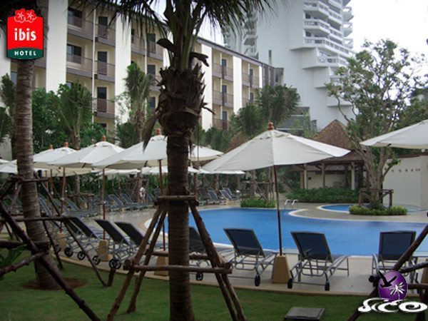 מלונות בפוקט – איביס פטונג – אזור הישיבה