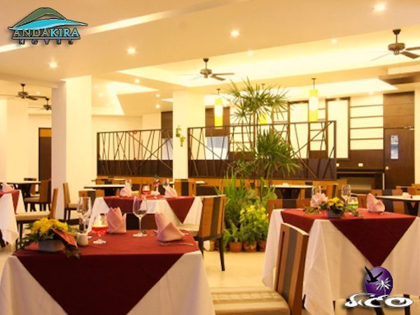 מלונות בפוקט – אנדקירה  – המסעדה