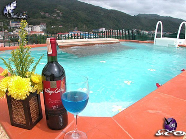 מלונות בפוקט – בל אייר ריזורט – הרגעות בבריכה