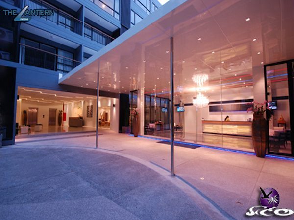 מלונות בפוקט – לנטרן – הכניסה