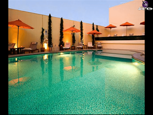 מלונות בצ’יאנג מאי – דוסיט – בריכת המלון