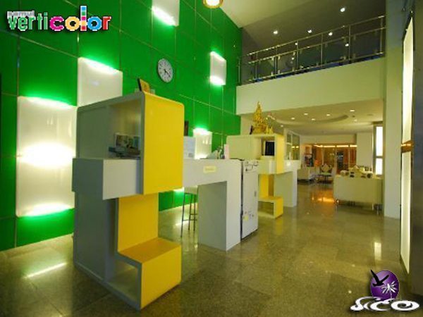 מלונות בקוסמוי – ורטי קולור – אזור הקבלה