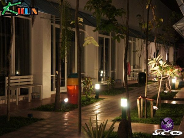 מלונות בקוסמוי – קון צ׳אוונג – אזור הישיבה בערב