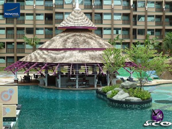 פוקט – נובוטל וינטייג’ פארק – בר הבריכה