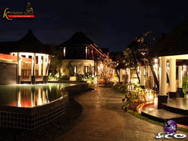 קיריקיאן בוטיק – קוסמוי – המלון בערב