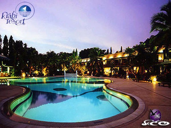 קראבי – קראבי ריזורט – המלון בערב