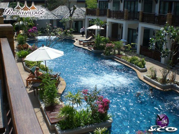 ריילי ביץ – ריילי ויליג׳ – בריכת המלון